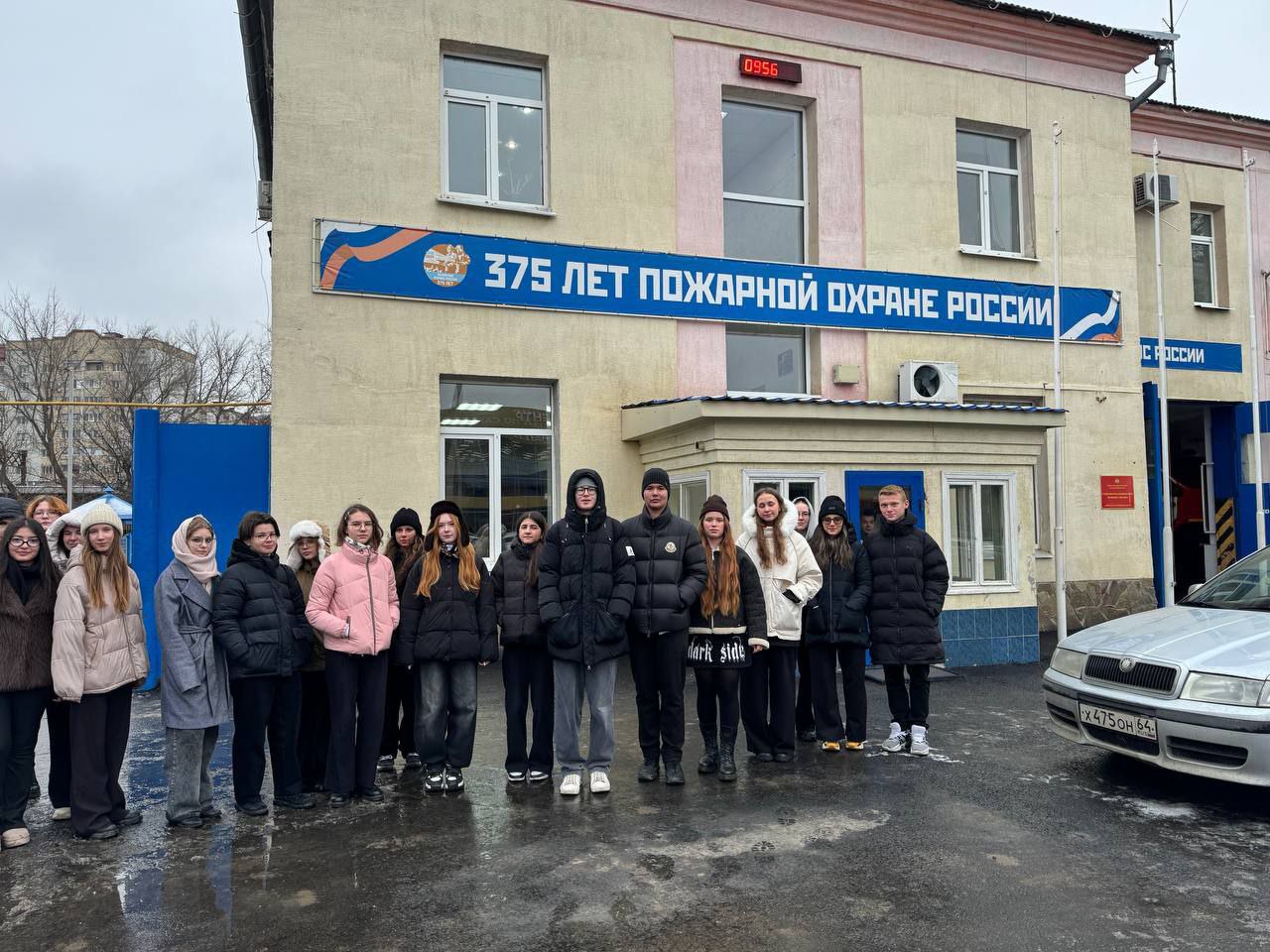 Экскурсия в героическую профессию: десятиклассники в гостях у пожарных Экскурсия в героическую профессию: десятиклассники в гостях у пожарных.