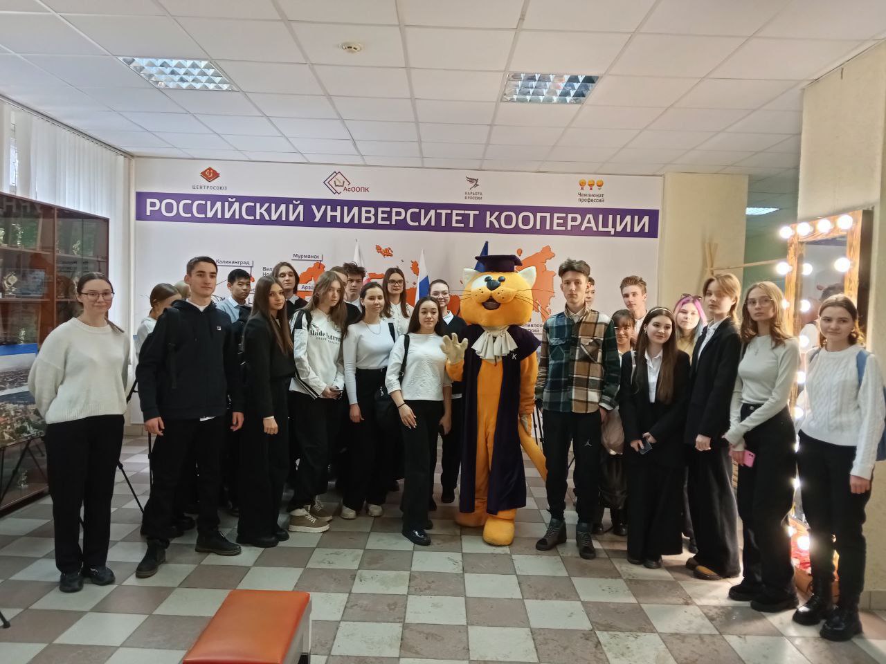 Старшеклассники посетили День открытых дверей в Поволжском кооперативном институте.