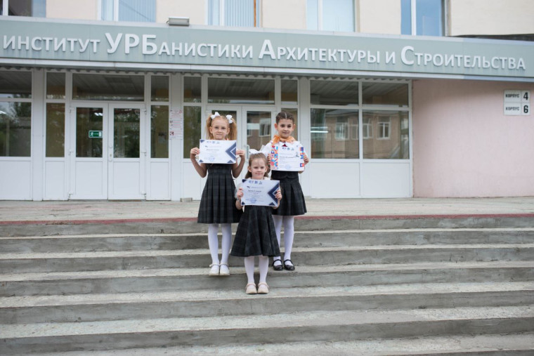Гордость школы: ученики школы успешно представили свои работы на «Неделе науки на УРБАС».